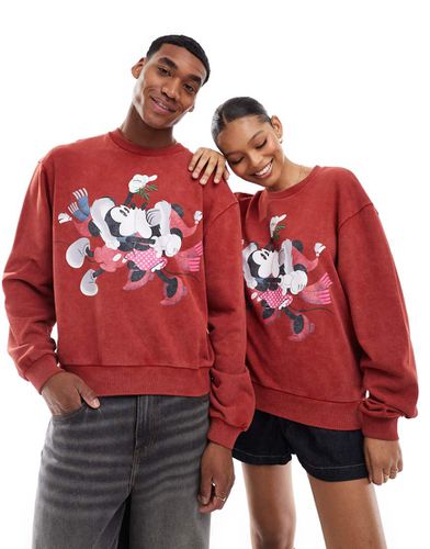 Disney Christmas - Felpa oversize squadrata bordeaux con stampe "Mickey Mouse & Minnie Mouse" - ASOS DESIGN - Modalova