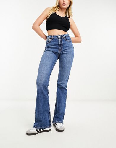 Jeans a zampa medio - ASOS DESIGN - Modalova