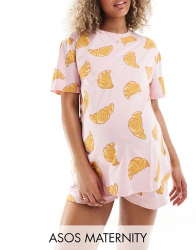 Maternity - Completo pigiama con T-shirt oversize e pantaloncini con croissant - ASOS DESIGN - Modalova