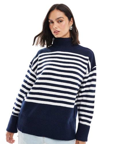 Maglione accollato lavorato blu navy a righe con polsini con risvolto - ASOS DESIGN - Modalova