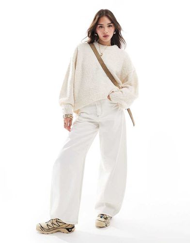 Maglione girocollo in bouclé color crema - ASOS DESIGN - Modalova