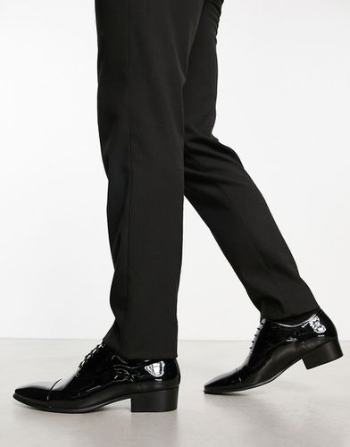 Scarpe stringate eleganti in pelle sintetica verniciata nera - ASOS DESIGN - Modalova