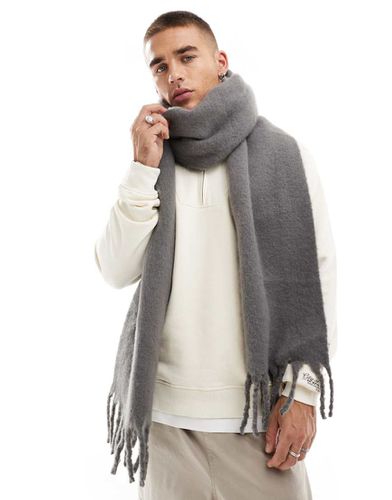 Sciarpa stile coperta grigia soffice - ASOS DESIGN - Modalova