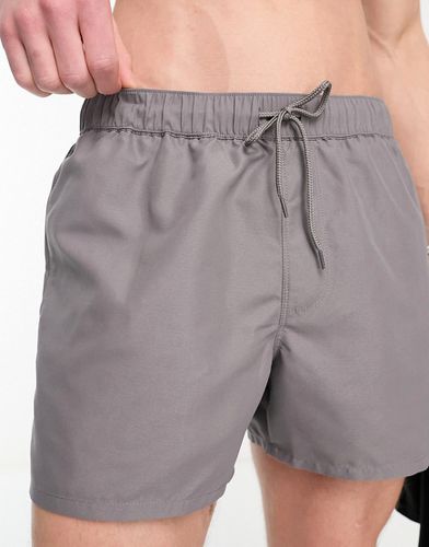 Pantaloncini da bagno corti grigi - ASOS DESIGN - Modalova
