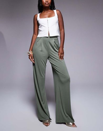 Pantaloni ampi in modal kaki con pieghe - ASOS DESIGN - Modalova