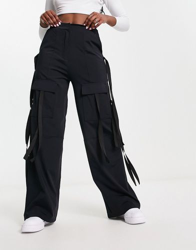 Pantaloni cargo a fondo ampio neri con nastri - ASOS DESIGN - Modalova