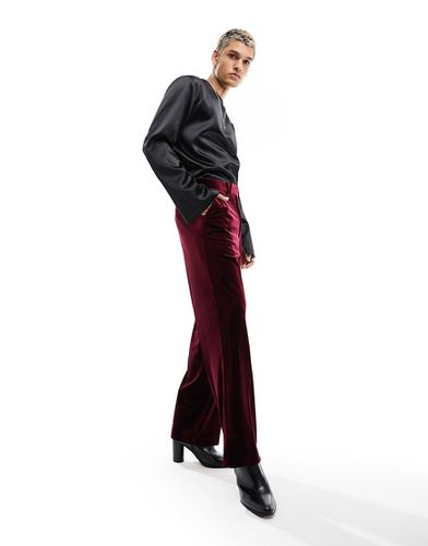 Pantaloni eleganti a fondo ampio in velluto bordeaux - ASOS DESIGN - Modalova