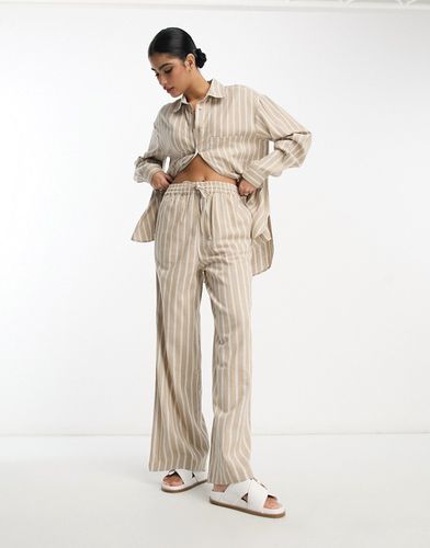 Pantaloni in misto lino a righe in coordinato - ASOS DESIGN - Modalova