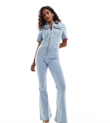 ASOS DESIGN Petite - Tuta jumpsuit azzurra elasticizzata anni '70 - ASOS Petite - Modalova