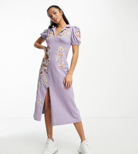 ASOS DESIGN Petite - Ultimate - Vestito da giorno midi lilla con colletto e ricamo a fiori - ASOS Petite - Modalova