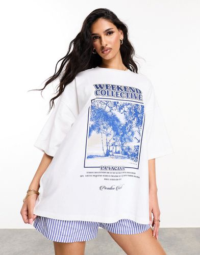 ASOS DESIGN Weekend Collective - T-shirt oversize con stampa grafica "LA Vacanza" - ASOS WEEKEND COLLECTIVE - Modalova