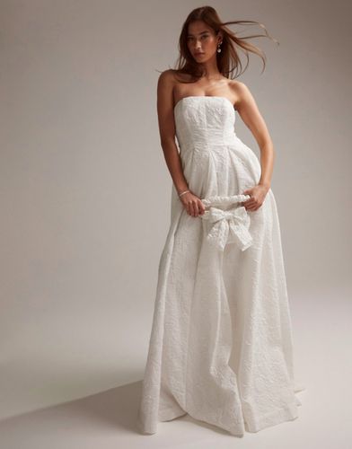 Winnona - Vestito da sposa lungo a fascia testurizzato a fiori - ASOS DESIGN - Modalova