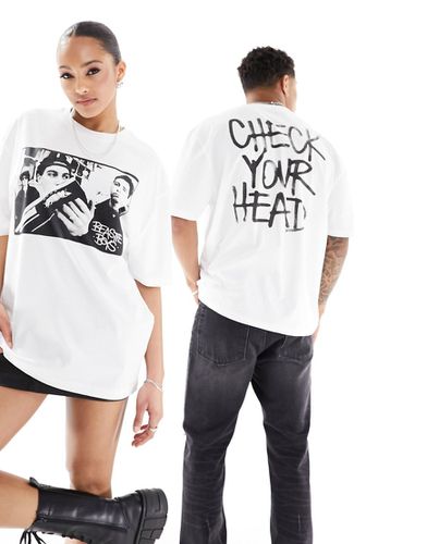 T-shirt unisex oversize bianca con stampe dell'album Check Your Head dei Beastie Boys su licenza - ASOS DESIGN - Modalova