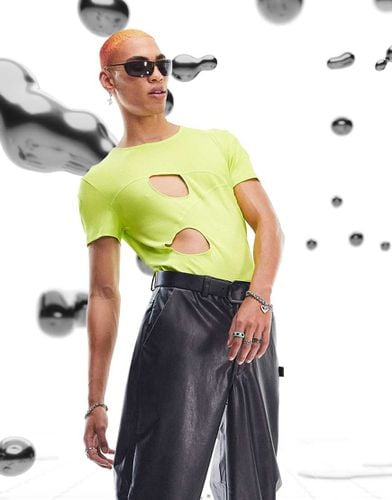 T-shirt attillata gialla con cut-out e cuciture a vista - ASOS DESIGN - Modalova