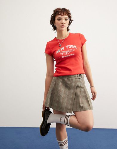 T-shirt mini rossa con grafica "New York Running Club" - ASOS DESIGN - Modalova