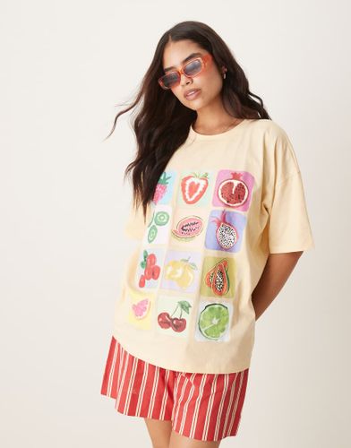 T-shirt oversize à imprimé fruits - Beurre - Asos Design - Modalova