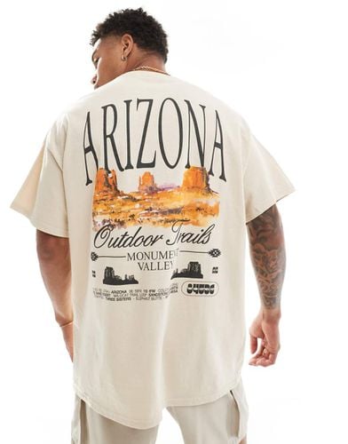 T-shirt oversize beige con stampa di paesaggio e "Arizona" sul retro - ASOS DESIGN - Modalova