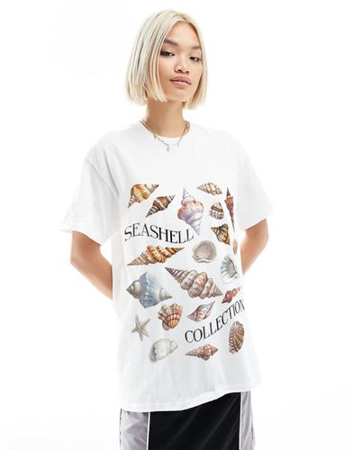 T-shirt oversize bianca con grafica con conchiglie - ASOS DESIGN - Modalova