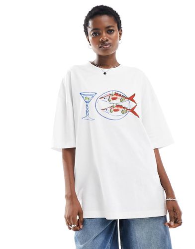 T-shirt oversize bianca con grafica con pesci e Martini - ASOS DESIGN - Modalova