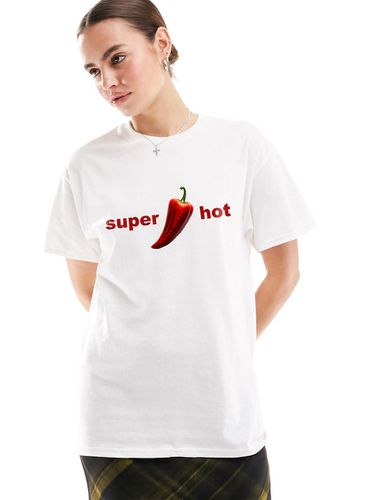 T-shirt oversize bianca con grafica di peperoncino - ASOS DESIGN - Modalova