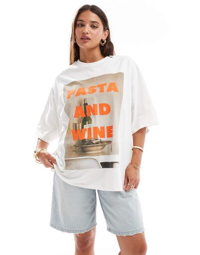 T-shirt oversize bianca con grafica "Pasta And Wine" - ASOS DESIGN - Modalova