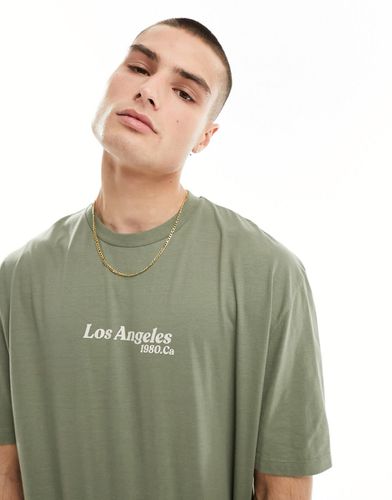 T-shirt oversize color kaki con stampa "Los Angeles" sul petto - ASOS DESIGN - Modalova