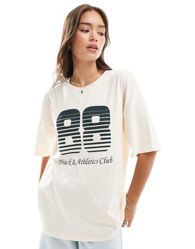 T-shirt oversize écru con stampa "88 Track & Athletics" - ASOS DESIGN - Modalova