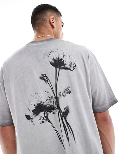T-shirt oversize grigia con lavaggio a olio e stampa di fiori sul retro - ASOS DESIGN - Modalova