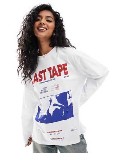 T-shirt skater a maniche lunghe bianca con grafica "Last Tape" - ASOS DESIGN - Modalova