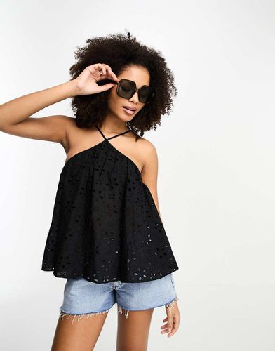 Top estivo a trapezio allacciato al collo in pizzo - ASOS DESIGN - Modalova