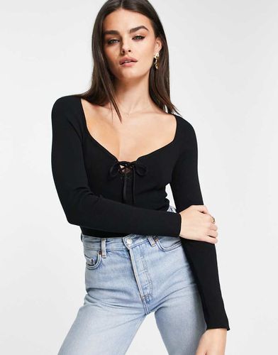 Top in maglia con scollo a cuore e laccetti sul davanti - ASOS DESIGN - Modalova