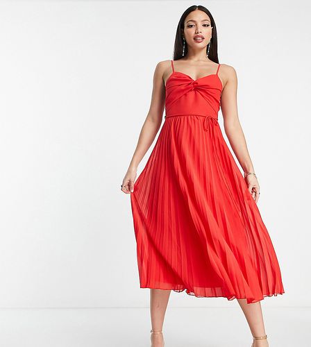 ASOS DESIGN Tall - Vestito midi a pieghe incrociato sul davanti con spalline sottili e cintura - ASOS Tall - Modalova