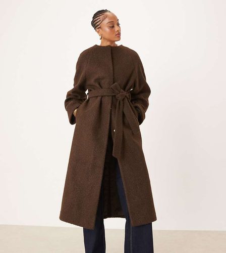 ASOS DESIGN Tall - Manteau long élégant en tissu bouclé sans col - Chocolat amer - Asos Tall - Modalova