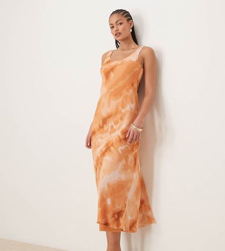 ASOS DESIGN Tall - Robe nuisette mi-longue en mousseline à encolure dégagée et imprimé tie-dye - Orange - Asos Tall - Modalova