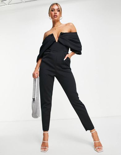 Tuta jumpsuit con gamba slim in tessuto scuba con ferretto a V e spalle scoperte nera - ASOS DESIGN - Modalova