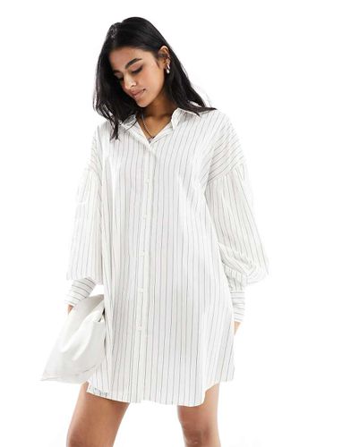 Vestito camicia corto boyfriend monocromatico a righe con maniche a campana - ASOS DESIGN - Modalova