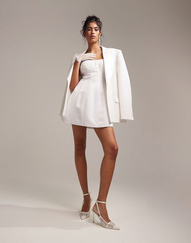 Vestito da sposa strutturato corto in raso avorio con scollo squadrato - ASOS DESIGN - Modalova