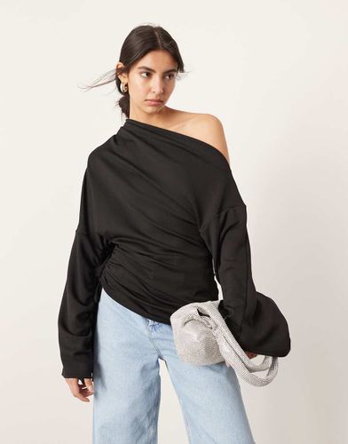 Top in jersey con spalla scoperta e maniche arricciate - ASOS EDITION - Modalova