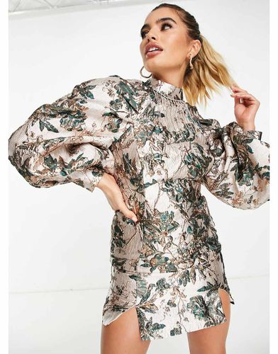 Vestito corto con maniche voluminose oro rosa jacquard con finiture in strass - ASOS LUXE - Modalova