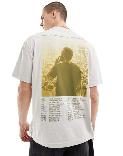 T-shirt écru con stampa "Post Malone" sul retro - Bershka - Modalova