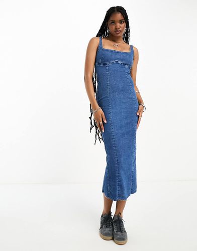 Vestito midi fasciante con scollo rotondo in denim medio - Bershka - Modalova