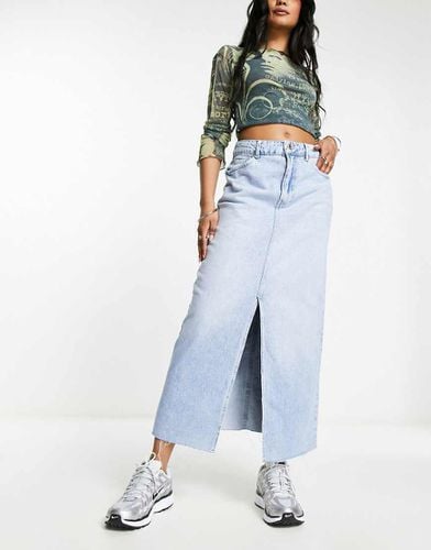 Gonna midi in denim azzurra con spacco sul davanti - Bershka - Modalova