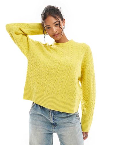 Maglione lavorato a trecce color chartreuse - Bershka - Modalova