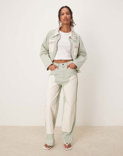 Jean à détails contrastants - clair - Ghospell - Modalova