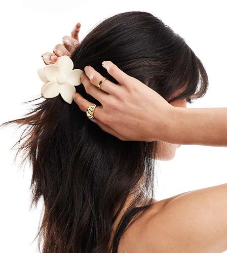 Pinza per capelli crema a fiore - DesignB London - Modalova