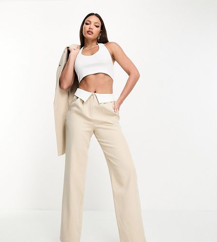 Esclusiva - Pantaloni sartoriali color crema con dettaglio risvoltato a contrasto in coordinato - 4th & Reckless Tall - Modalova