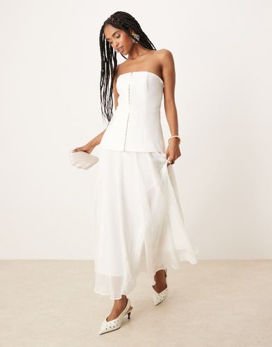 Robe transparente longueur mollet à crochets et aillets - Crème - Forever New - Modalova