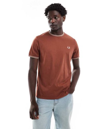 T-shirt argilla con bordini doppi - Fred Perry - Modalova