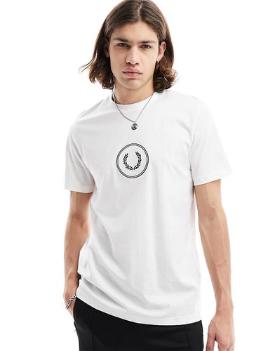 T-shirt bianca con logo ad arco - Fred Perry - Modalova