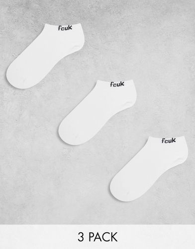 Confezione da 3 paia di calzini alla caviglia bianchi con logo FCUK - French Connection - Modalova